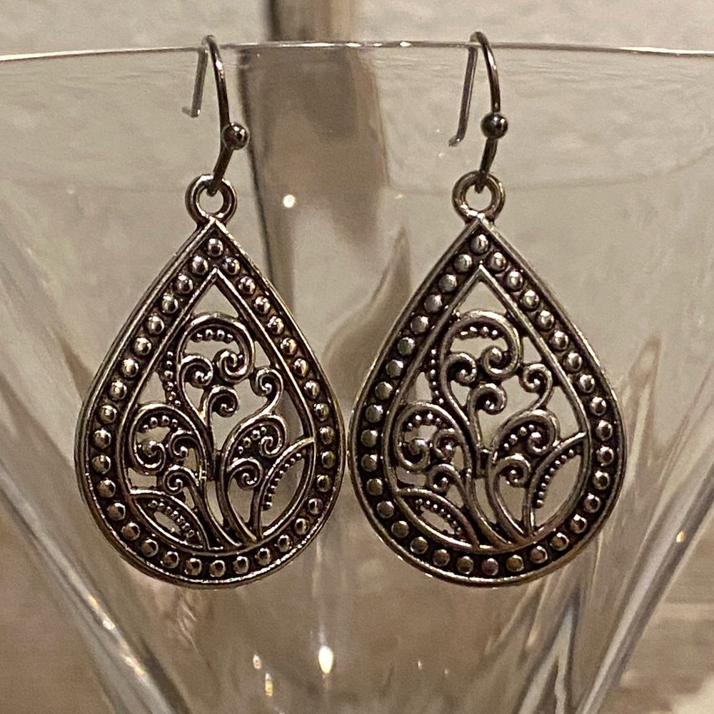 Elegant Silver Tone Teardrop Earrings